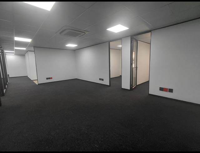 333M² OFFICE TO LET IN BRYANSTON